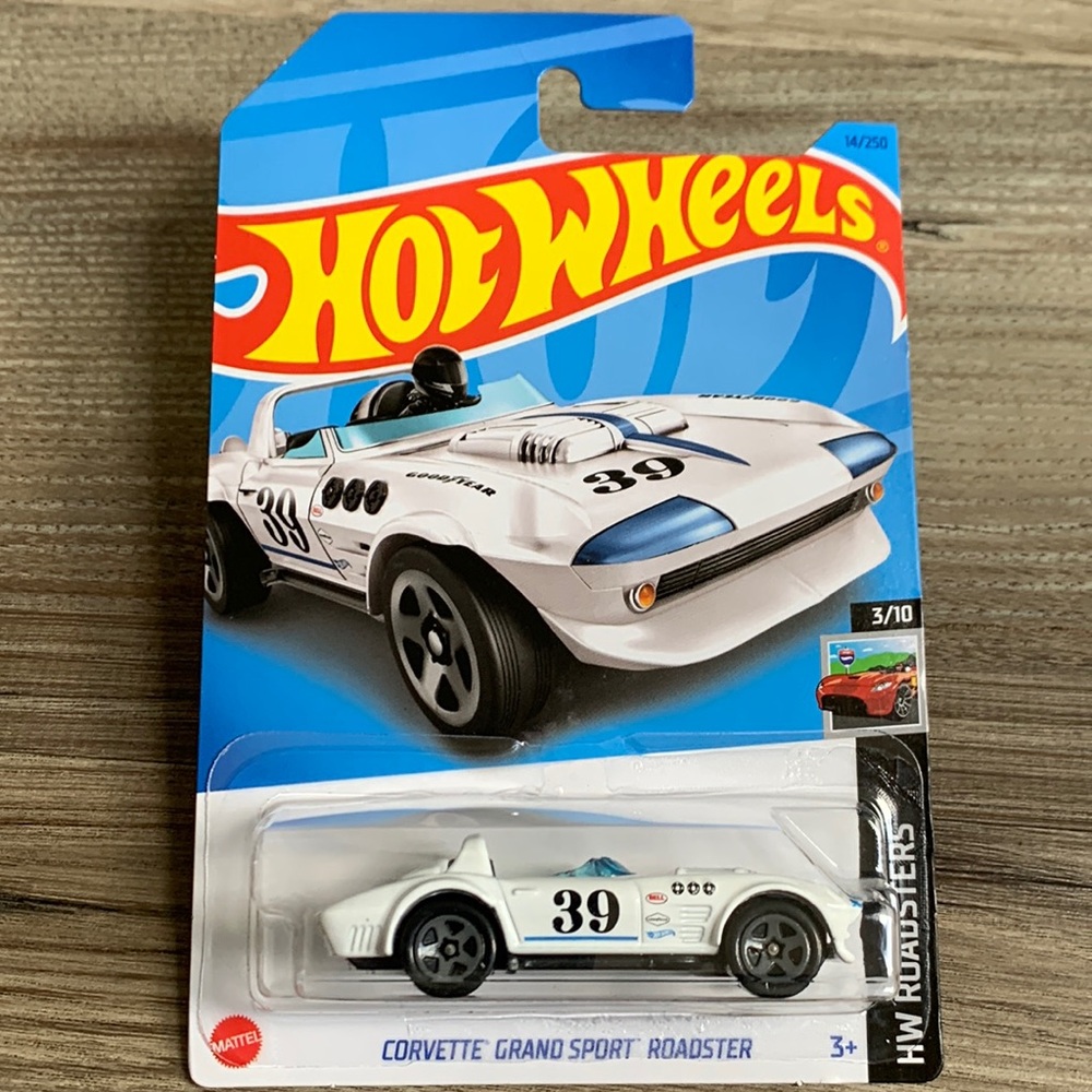 Hot Wheels Chevrolet Corvette Grand Sport Roadster Hotwheels Chevy Race Car New